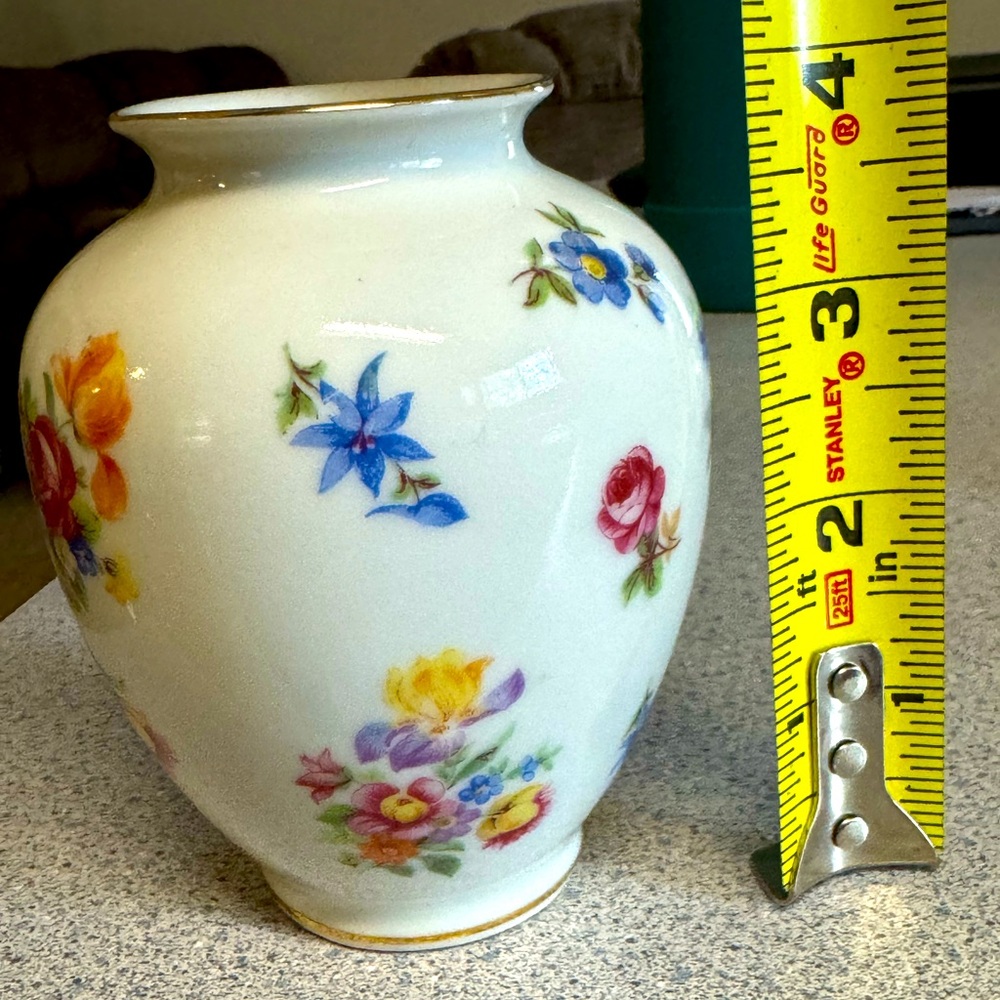 Vintage Jaeger & Co. PMR Vase porcelain 4”x2.5” Flower pattern. Germany 1940s